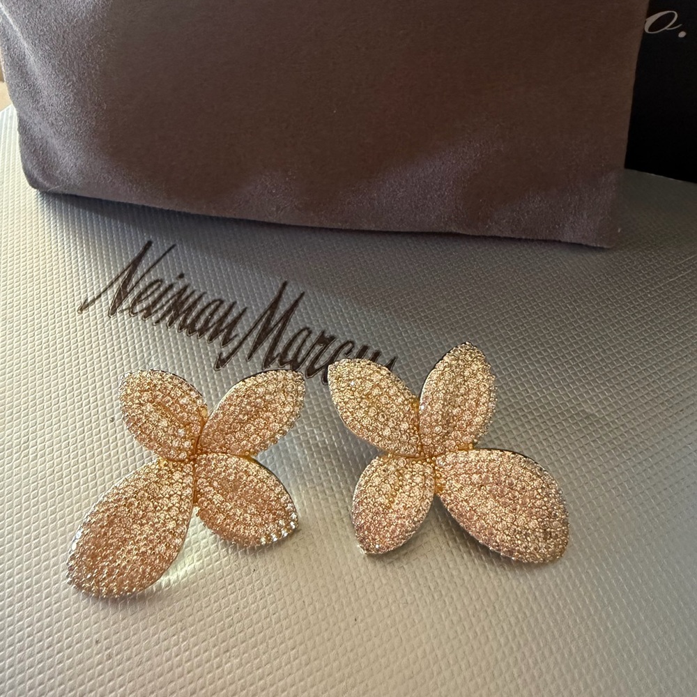 SEGRETI Flower Earrings 18k gold